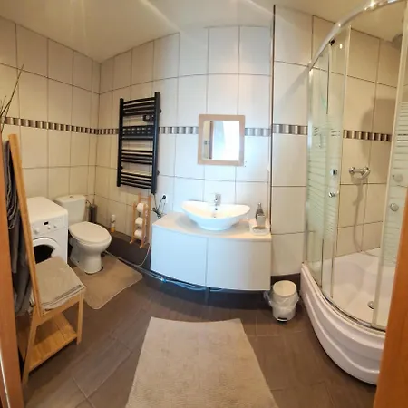 Zdrój Ii Piętro - W Górach 105 *